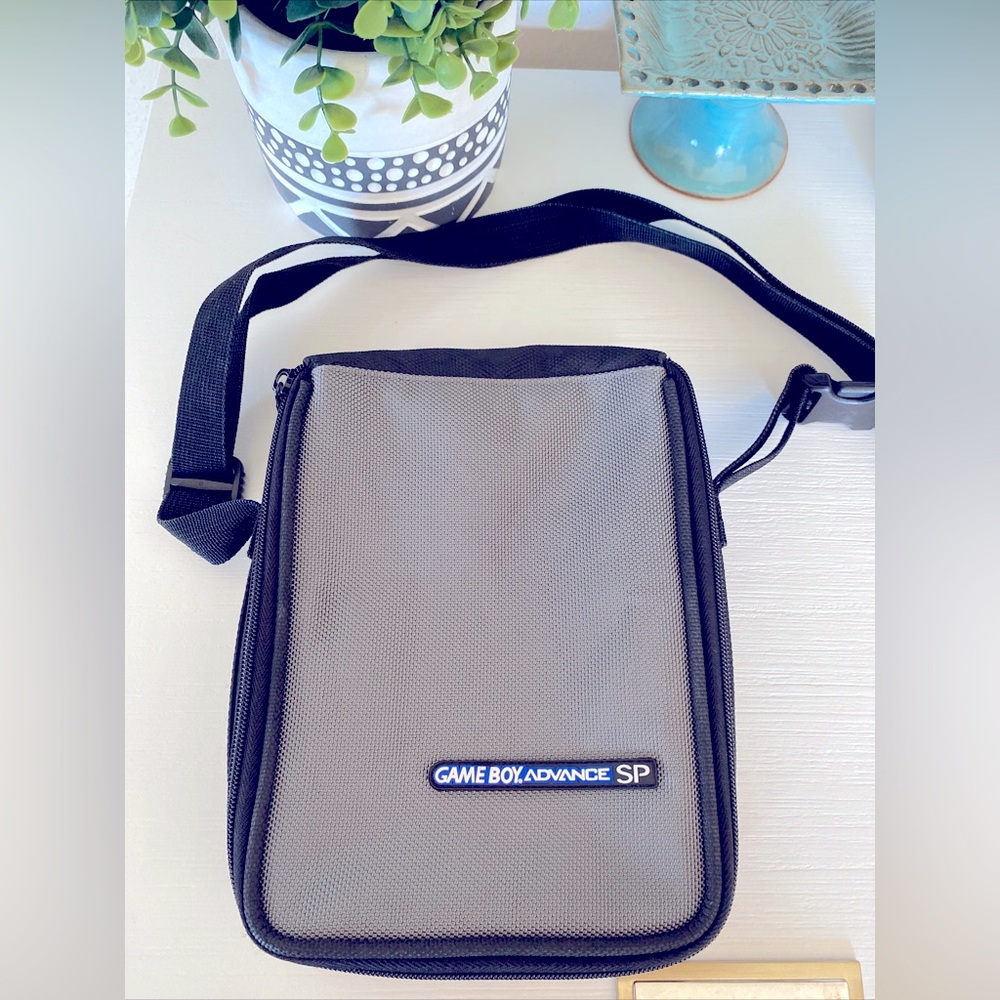 Vintage Nintendo Game Boy Advance SP Carrying Case Gray- Used